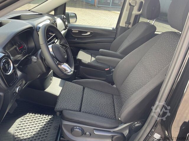 Minibus MERCEDES-BENZ Vito 116 Tourer PRO 4x4 lang STANDHZ DISTRONIC