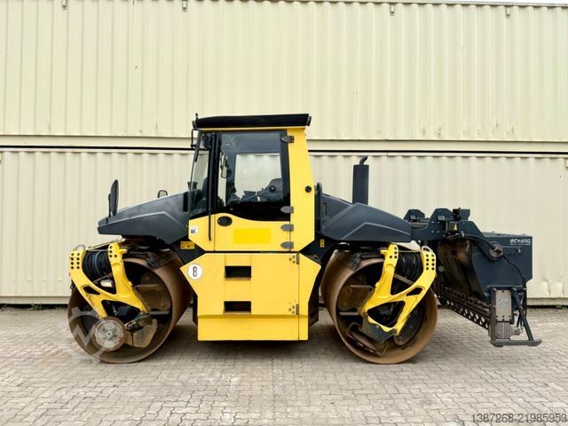 Single drum roller BOMAG BW174AP-4 AM / 2011 BJ / Streuer