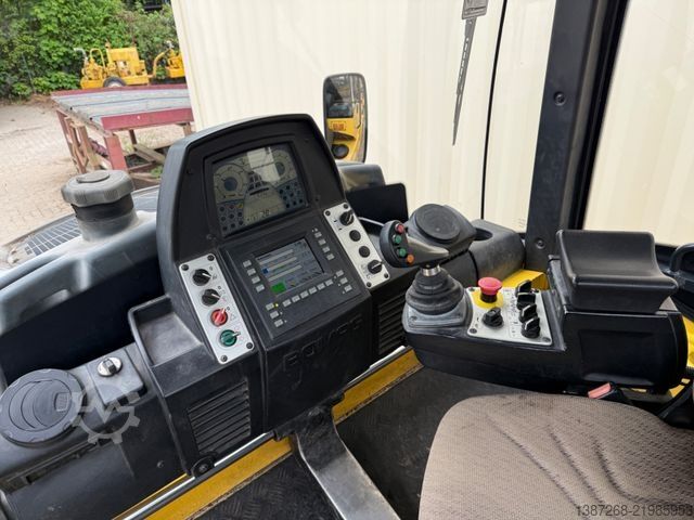 Single drum roller BOMAG BW174AP-4 AM / 2011 BJ / Streuer