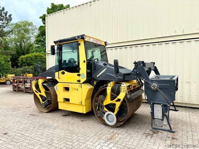 Single drum roller BOMAG BW174AP-4i AM / 2015 BJ / Streuer