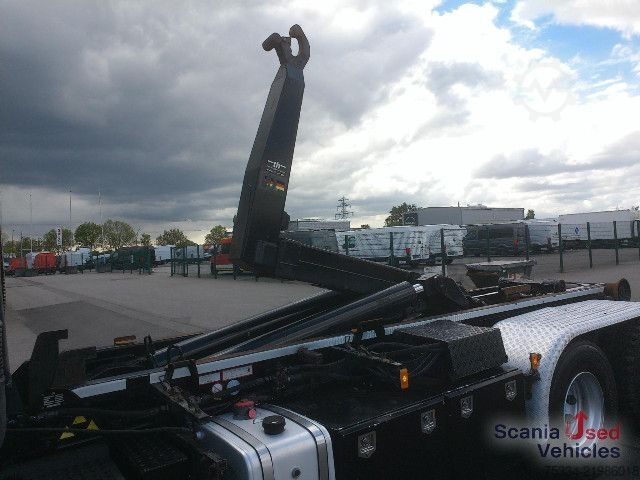 Roll-off tipper truck Volvo FH16/750 Abrollkipper
