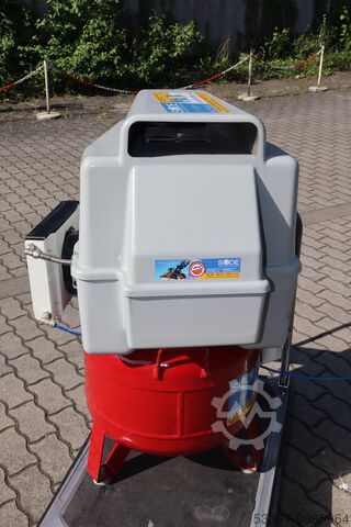 Oilfree Dental compressor soundproofed Cattani 3 cyl