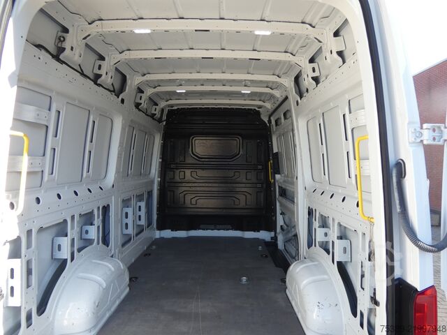 High top van VW Crafter  35L2H2 177PS Automatik ACC