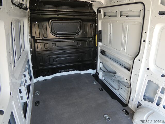 High top van VW Crafter  35L2H2 177PS Automatik ACC