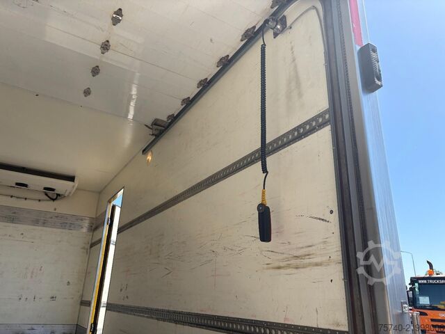 Refrigerated/freezer transport Renault Midlum 220 DXI + CARRIER XARIOS 600  + EURO 5 +...