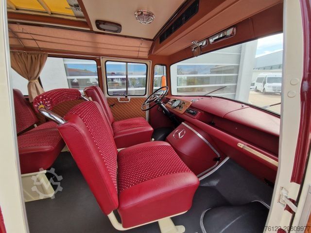 Kleinbus MERCEDES-BENZ Vorgänger Sprinter O 319 Samba mit Faltdach AC