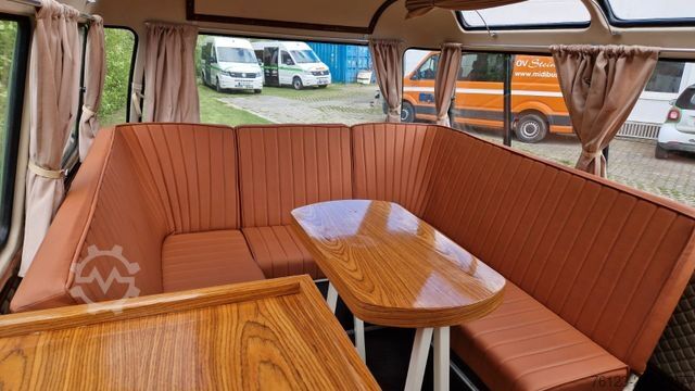 Kleinbus MERCEDES-BENZ Vorgänger Sprinter O 319 Samba mit Faltdach AC