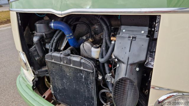 Kleinbus MERCEDES-BENZ Vorgänger Sprinter O 319 Samba mit Faltdach AC