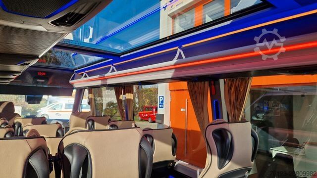 Kleinbus MERCEDES-BENZ 519 und 517 Glasdach XXL  20 Sitze Stock