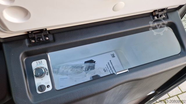 Kleinbus MERCEDES-BENZ 519 und 517 Glasdach XXL  20 Sitze Stock