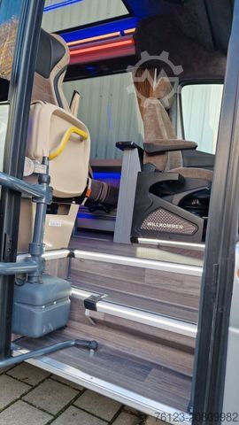 Kleinbus MERCEDES-BENZ 519 und 517 Glasdach XXL  20 Sitze Stock