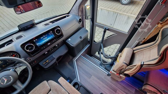 Kleinbus MERCEDES-BENZ 519 und 517 Glasdach XXL  20 Sitze Stock