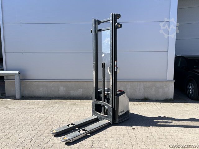 High Lift stacker Crown WF 3000-1.0 TF