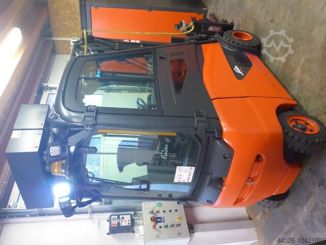 Elektro 4 Rad-Stapler Linde E20 PH-02