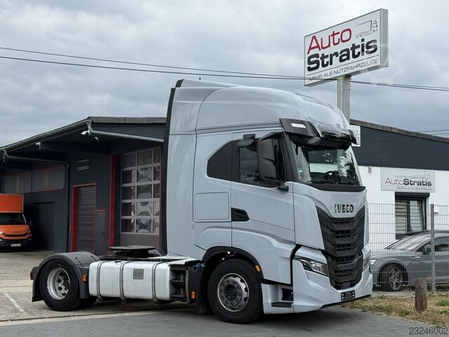 Standard tractor unit IVECO S-WAY AS440S48 E6d ACC Intader NAVI 2xTank Leder