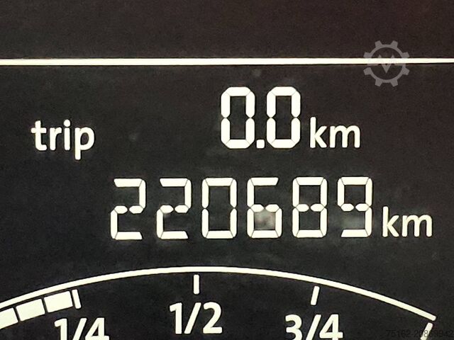 Passenger transportation VOLKSWAGEN TRANSPORTER 2.0 TDI L2H1 Combi 9p Airco!