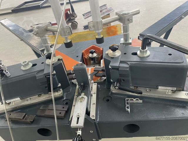 Eckverbindungspresse Elumatec EP124