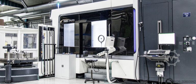 Vertikales Bearbeitungszentrum DMG MORI DMC 210 FD