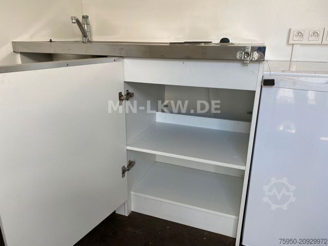 Box truck MAN TGM 18.290 KOFFER RENNSPORT WOHNABTEIL LBW 3t