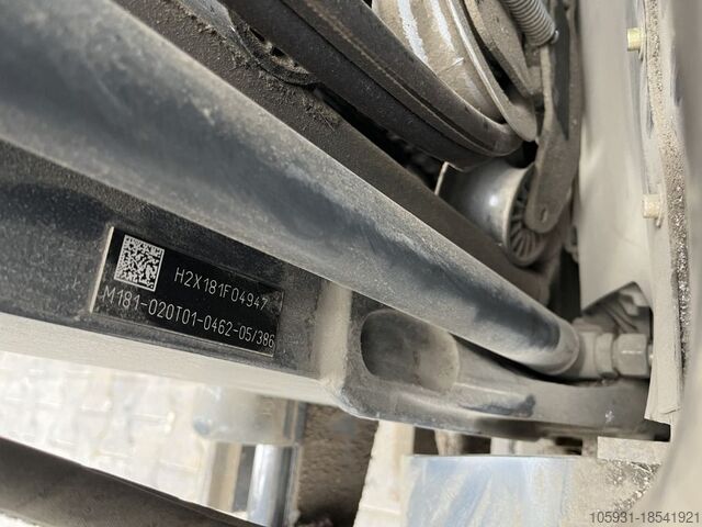 Electric 3-wheel forklift Linde E16C-02