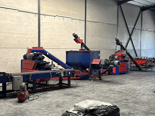 Brikettierpresslinie Sevendoors