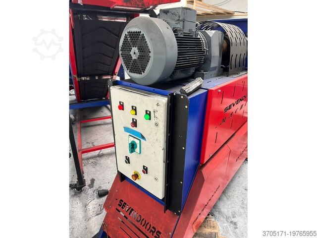 Brikettierpresslinie Sevendoors