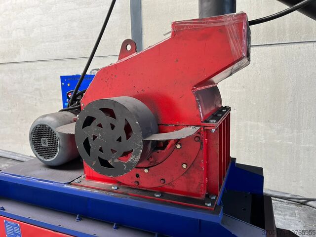 Brikettierpresslinie Sevendoors