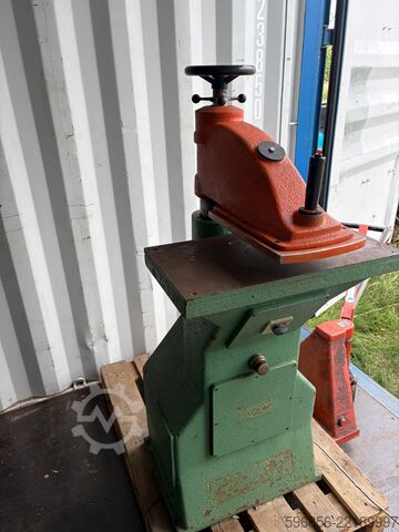 ATOM G777E – Italian cutting press ATOM G777E – włoska prasa wykrawająca ATOM G777E – włoska prasa wykrawająca