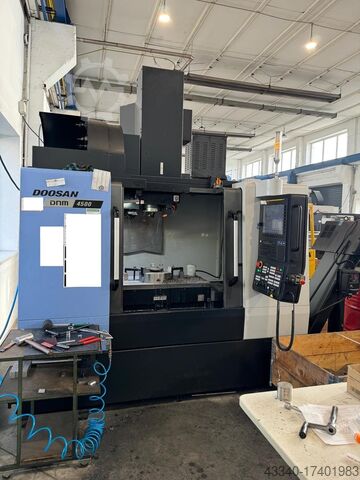 Bearbeitungszentrum DOOSAN DNM 4500