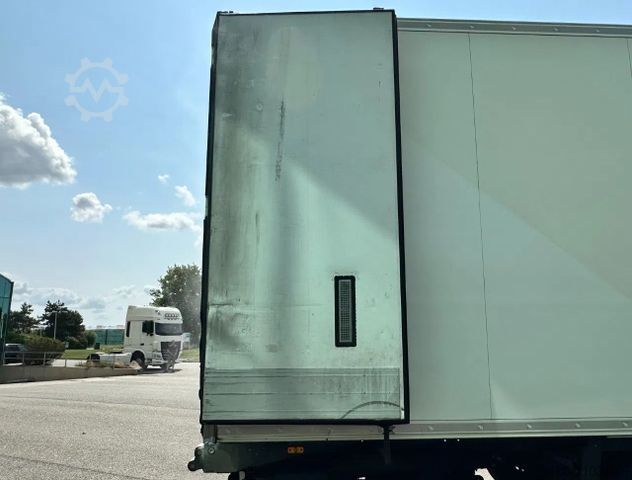 Reefer semitrailer SCHMITZ CARGOBULL SCB*S3B VECTOR 1550 275 CM HIGH FLOWER WIDE 2.00