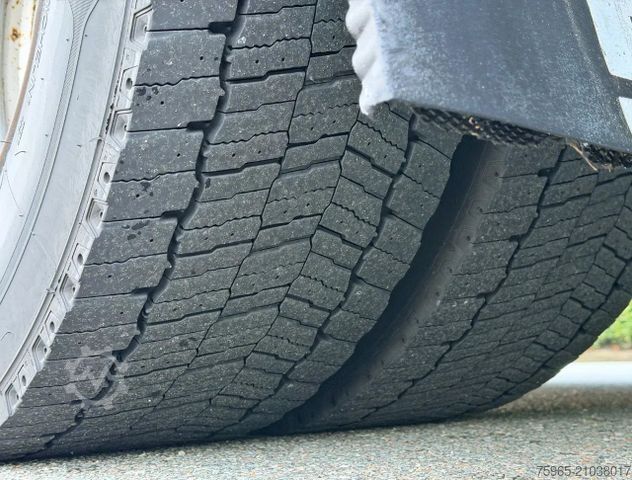 Standard tractor unit DAF XF 430 SSC TRS GENSET 628.000 KM + THEO MULDER B