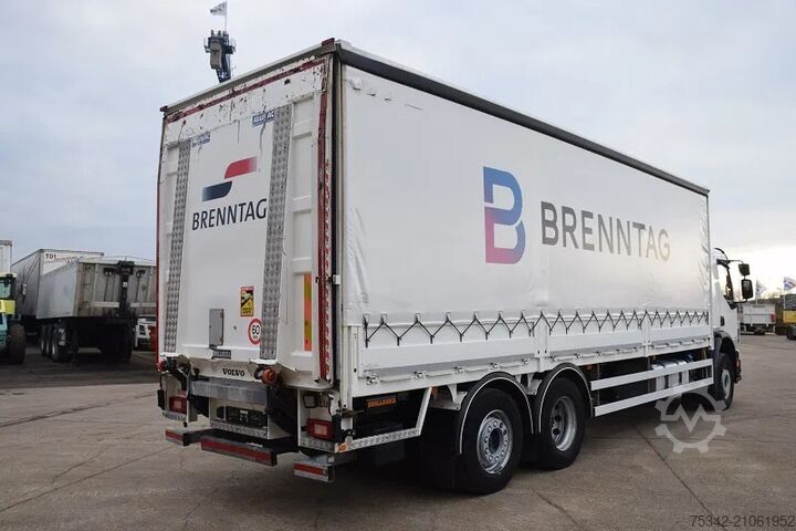 Suitcase Volvo FE 300