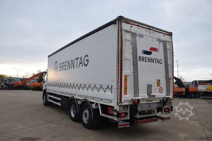 Suitcase Volvo FE 300