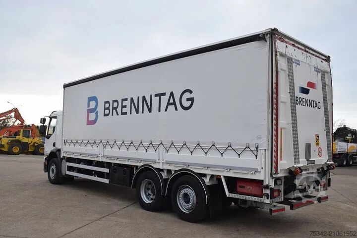 Suitcase Volvo FE 300