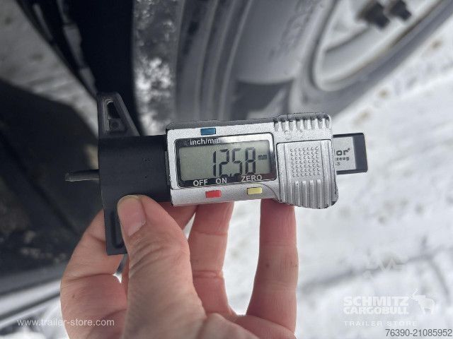 Auflieger mit Pritsche & Plane Schmitz Cargobull Semitrailer Curtainsider Standard