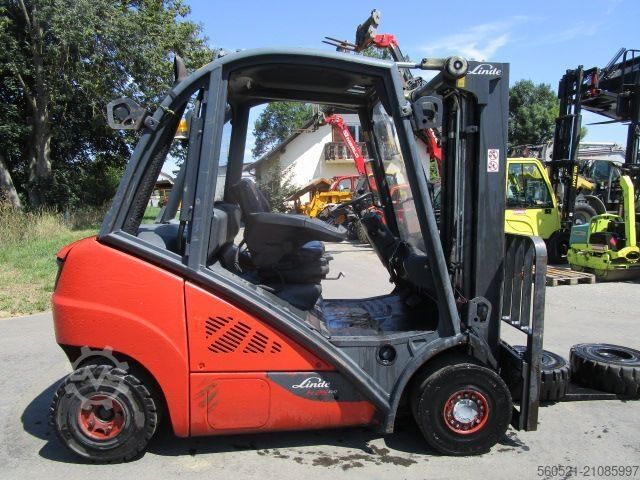 Dieselstapler Linde H25D-02 - Triplex-Freihub 4,7m + Seitenschieber