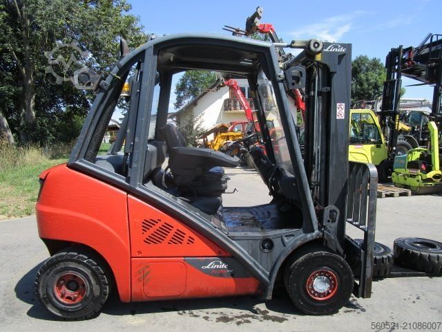 Dieselstapler Linde H25D-02 - Triplex-Freihub 4,7m + Seitenschieber