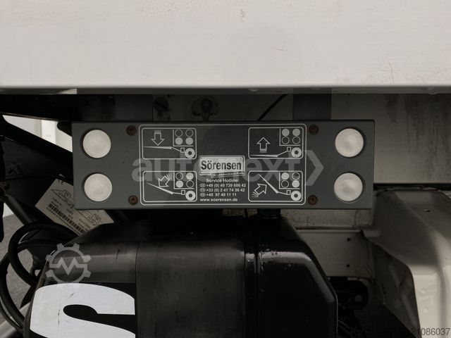 Transporter mit Koffer VOLKSWAGEN Crafter 35 MAXI *Ladebordwand* AHK 3,5t * KAMERA