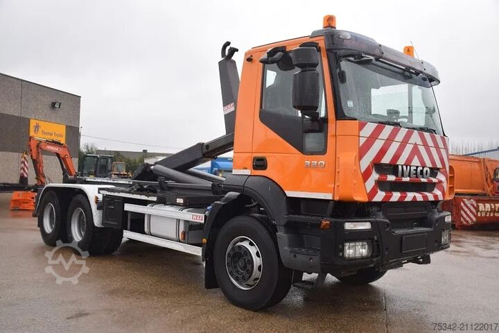 Hakenarmsystem Iveco Trakker 330