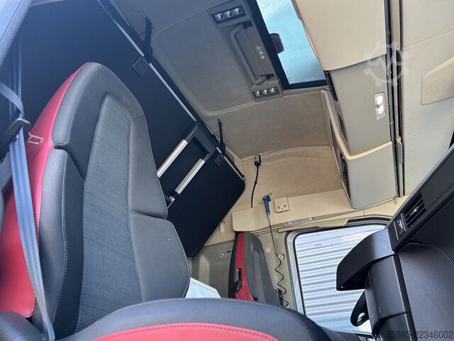 Standard tractor Volvo FH 460 Globetrotter / 534 dkm / Tacho V2 / Nigh...