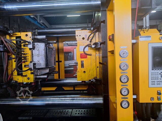 Injection molding machine CHEN HSONG JM1200-C3-SVP/2