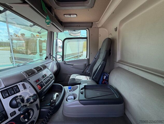 Box truck DAF CF 85.360 FAN EURO 5 AIRCO HEIWO ISOLATED BOX DH