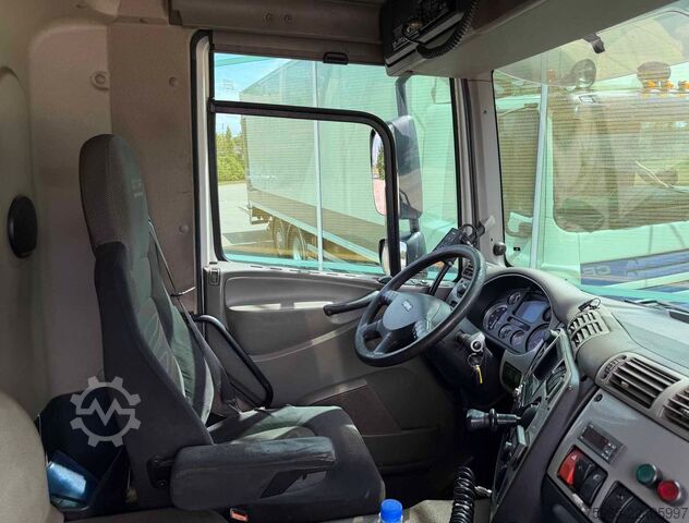Box truck DAF CF 85.360 FAN EURO 5 AIRCO HEIWO ISOLATED BOX DH