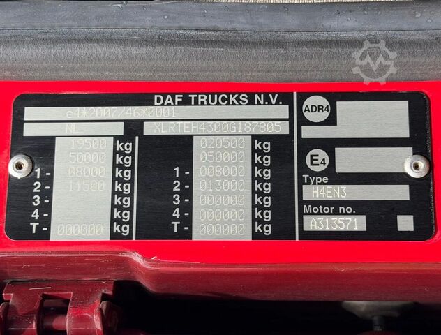 Standard tractor unit DAF XF 430 FT MX13 SPACE CAB PARK AIRCO 881.000 KM S