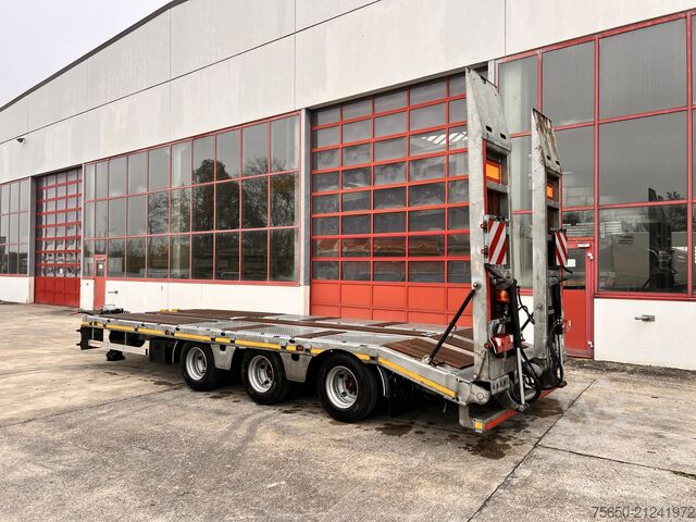 Tieflader Anhänger Möslein TTA33 Schwebheim  31 t Tridemtieflader gelenkt, Neuwertig