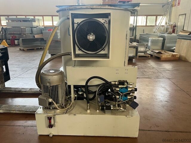 Brikettierpresse mit einer Leistung von 140 kg/h CO.MAT.FER DIN 140 N