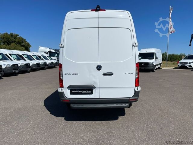 High top van MERCEDES-BENZ Sprinter 317 CDI KA/L2H2/3665/MBUX/AUTOMATIK/KAM