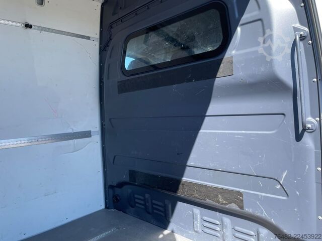 High top van MERCEDES-BENZ Sprinter 317 CDI KA/L2H2/3665/MBUX/AUTOMATIK/KAM