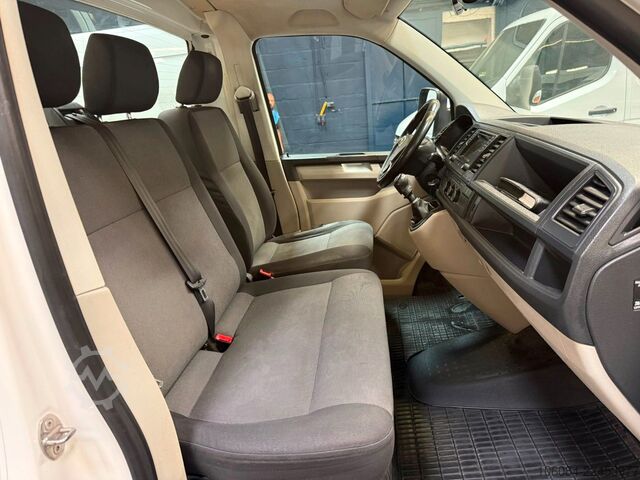 Pick-up van VW T6 Transporter Pritsche Klima AHK 2,5T TÜV NEU