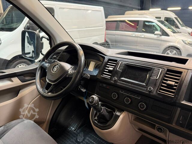 Pick-up van VW T6 Transporter Pritsche Klima AHK 2,5T TÜV NEU